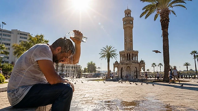 İzmir'de yaz bitmedi: İki ilçe 40 derece sınırına dayanacak